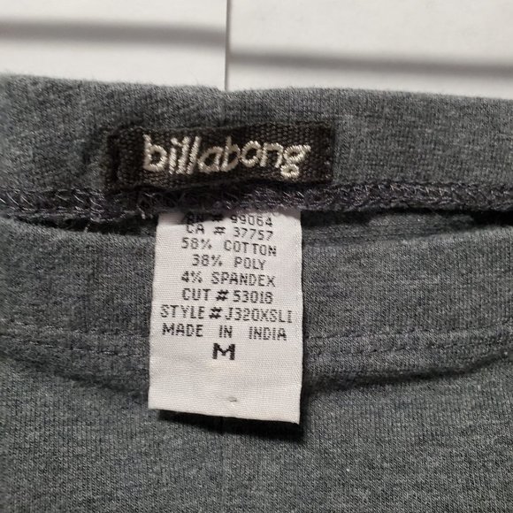 $5 CLEARANCE * Billabong cropped gray leggings - Size Medium - Picture 3 of 7